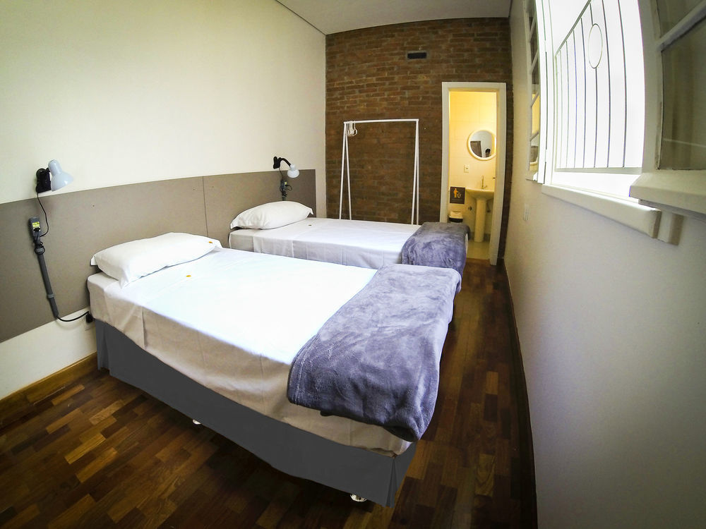 Brick Hostel Porto Alegre Bagian luar foto